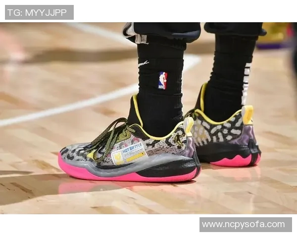 全黑足球鞋推荐：为球星加持的低调奢华与卓越性能选择