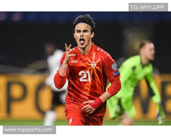 德国足球传奇球星引领新一代足坛风潮实力与智慧并存的德国足球魅力