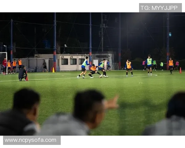 足球天才Hernandez：从青训到巅峰，如何成为世界足坛新星